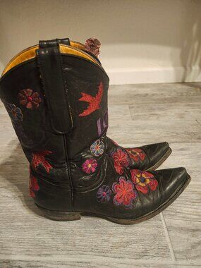 Old Gringo “Love” Embroidered Boots – Women’s Size 9